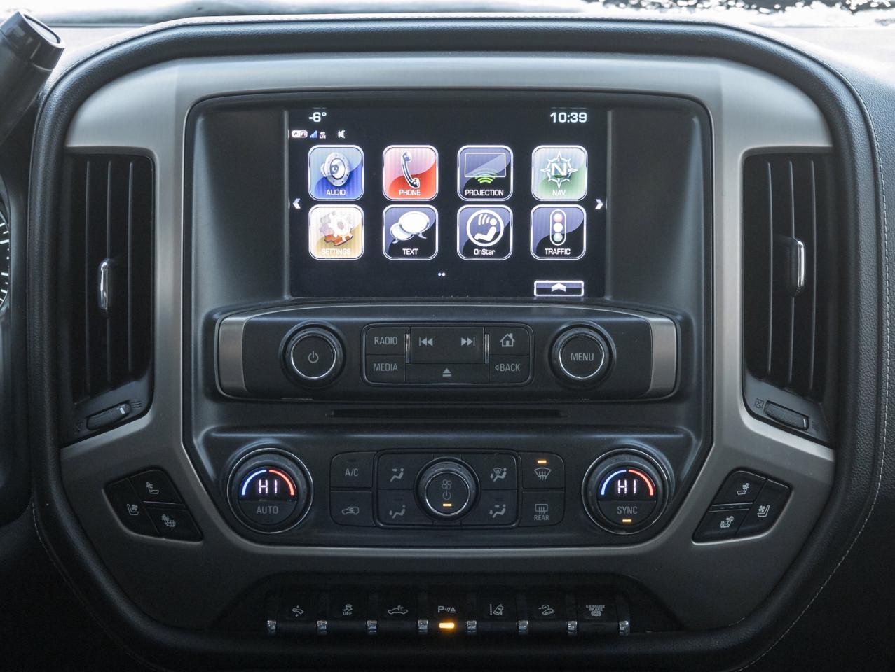 2018 GMC SIERRA 2500HD 4WD Crew Cab 153.7  Denali Photo