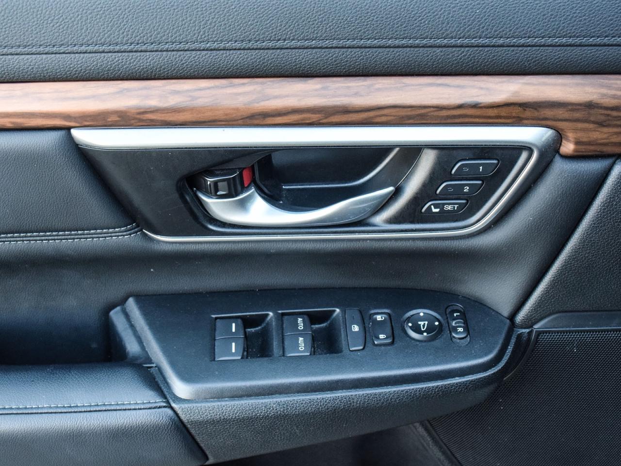 2022 Honda CR-V Touring Photo