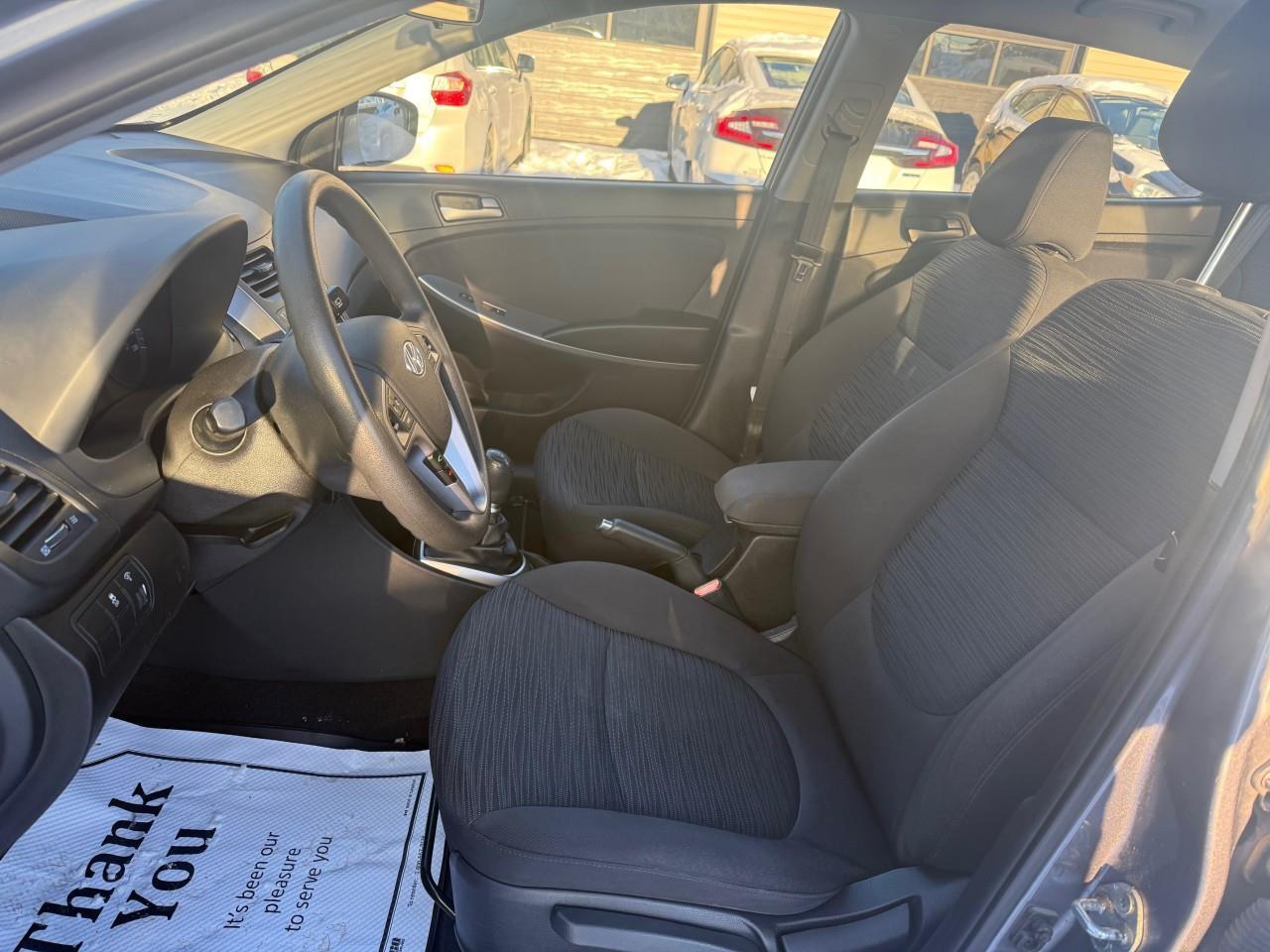 2015 Hyundai Accent GL (M6) 4dr Hatchback Photo