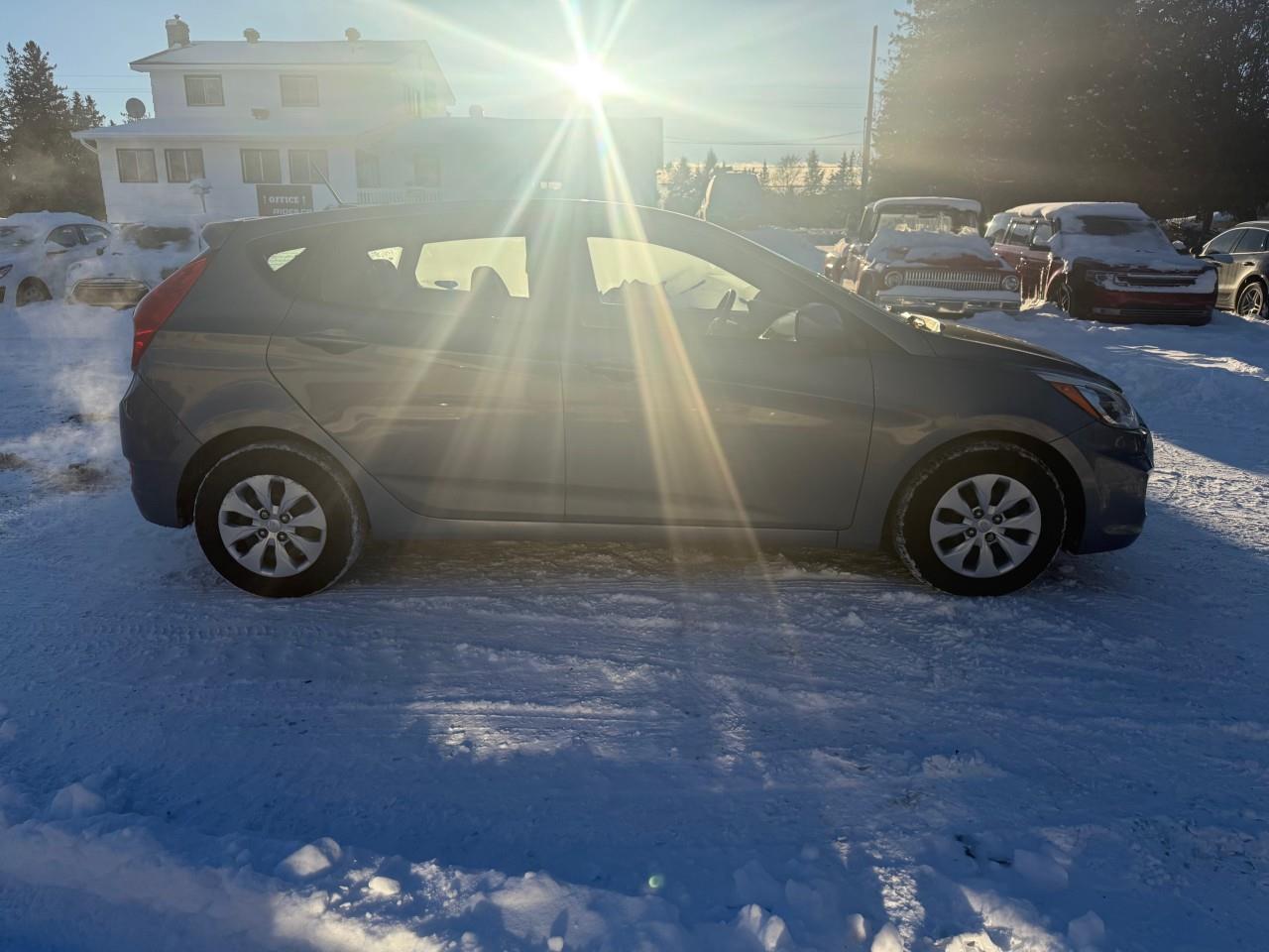 2015 Hyundai Accent GL (M6) 4dr Hatchback Photo