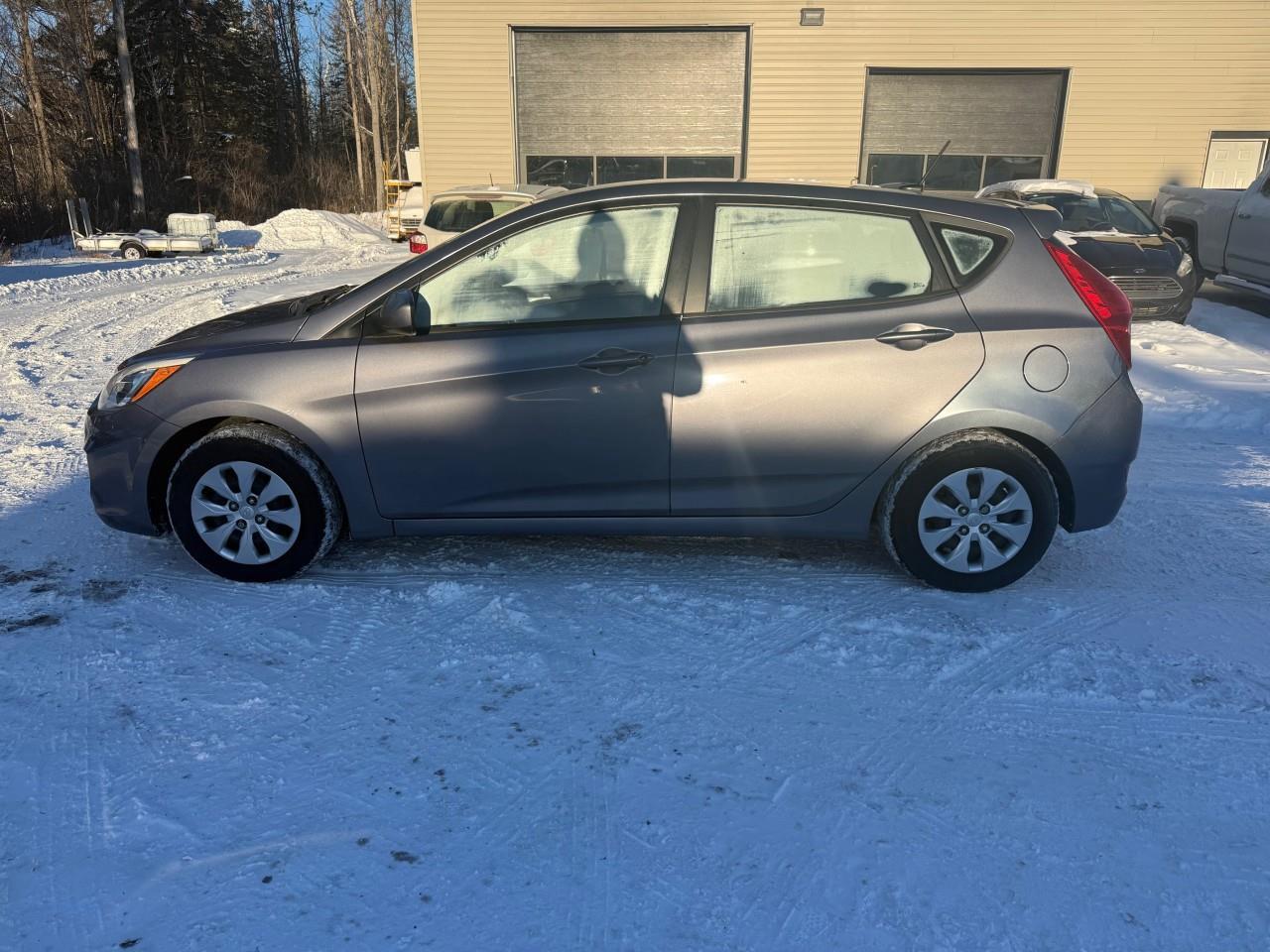 2015 Hyundai Accent GL (M6) 4dr Hatchback Photo