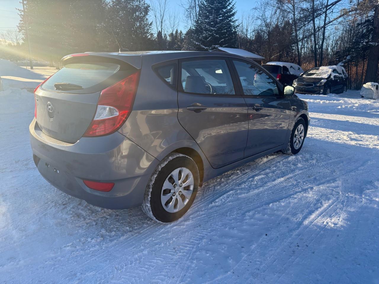 2015 Hyundai Accent GL (M6) 4dr Hatchback Photo