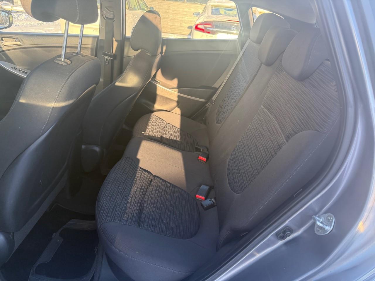 2015 Hyundai Accent GL (M6) 4dr Hatchback Photo