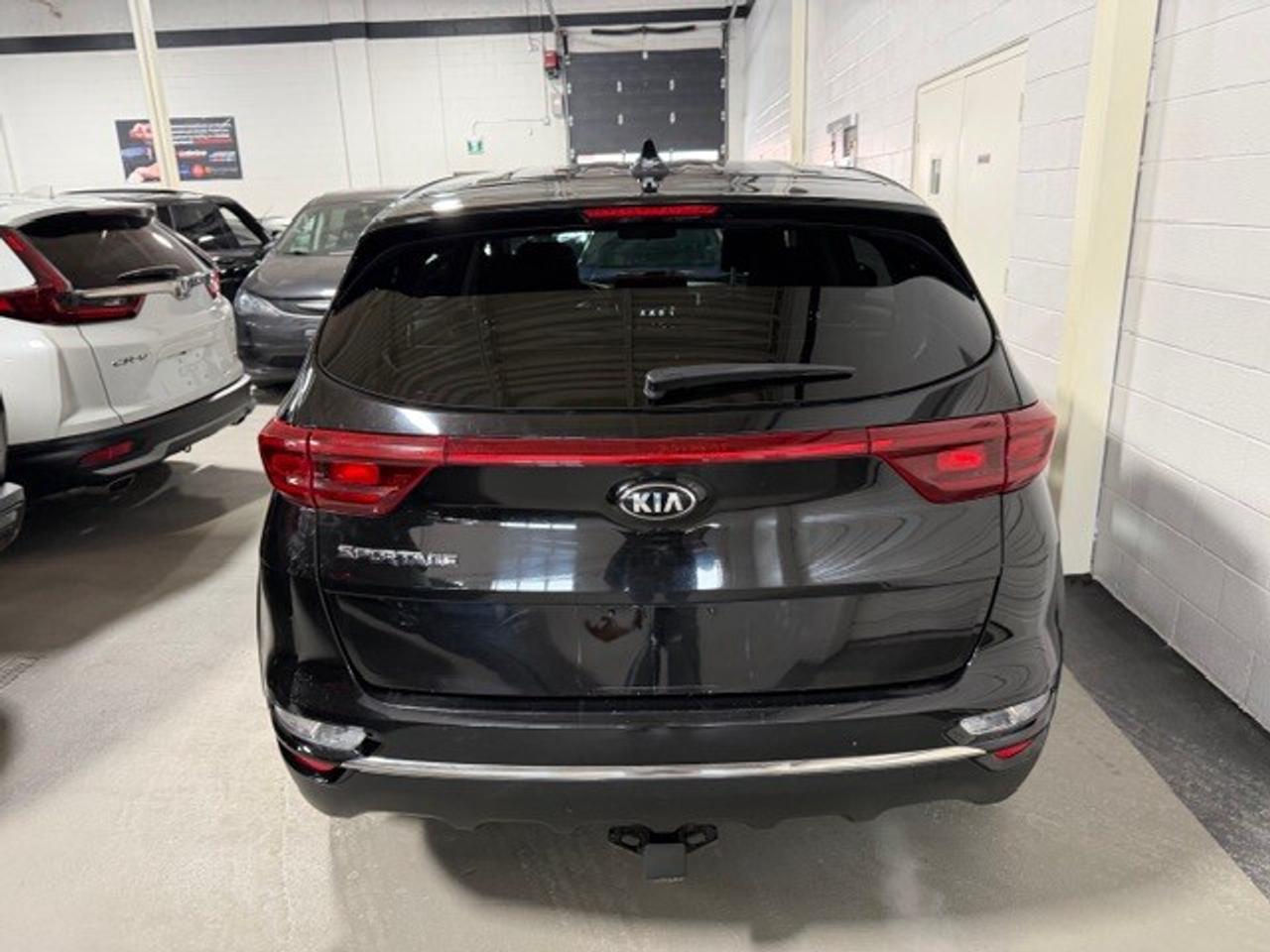 2020 Kia Sportage 2.4L 4 CYL LX FWD CLEAN CARFAX CERTIFIED 2 KEYS Photo2
