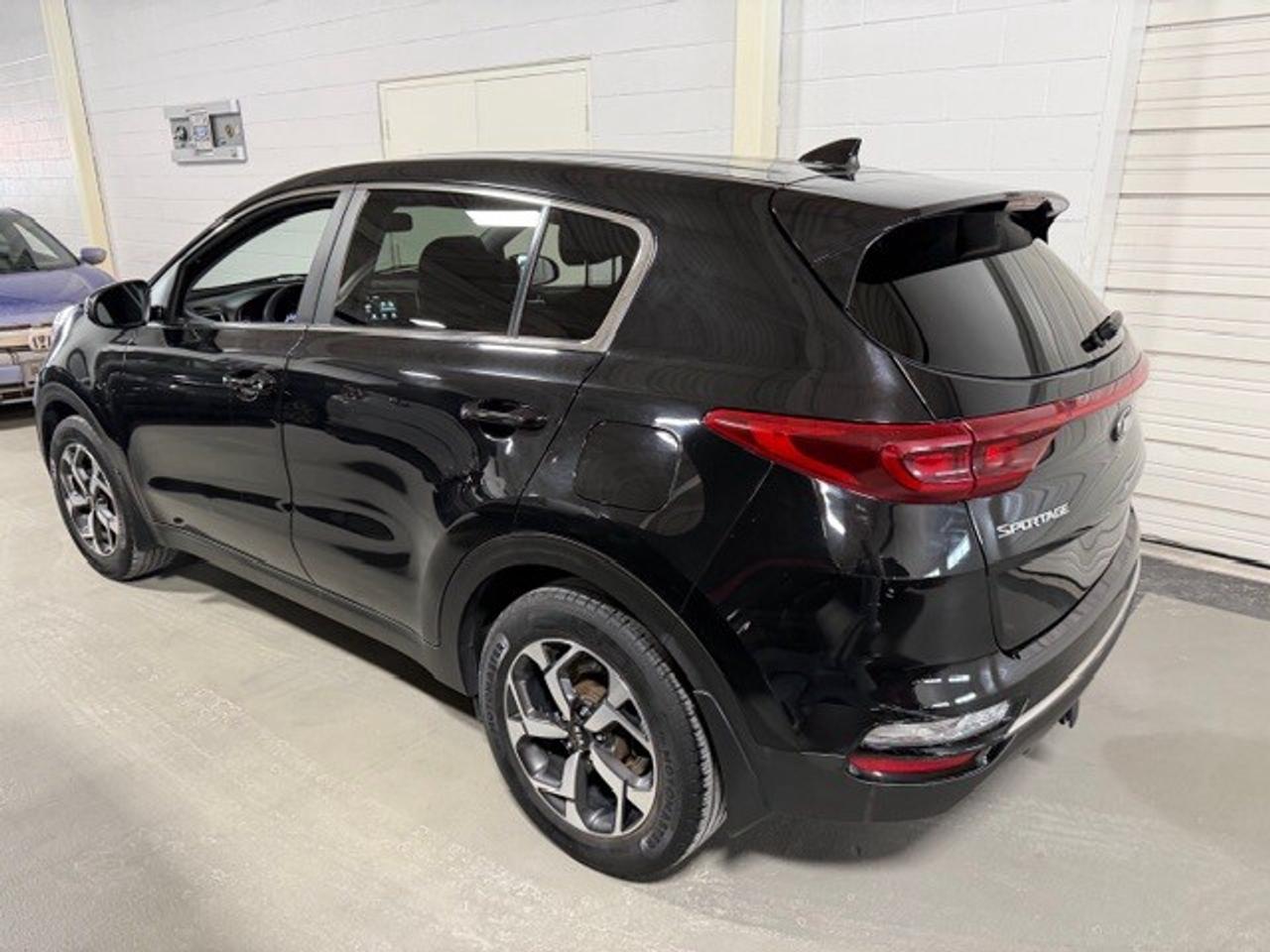 2020 Kia Sportage 2.4L 4 CYL LX FWD CLEAN CARFAX CERTIFIED 2 KEYS Photo