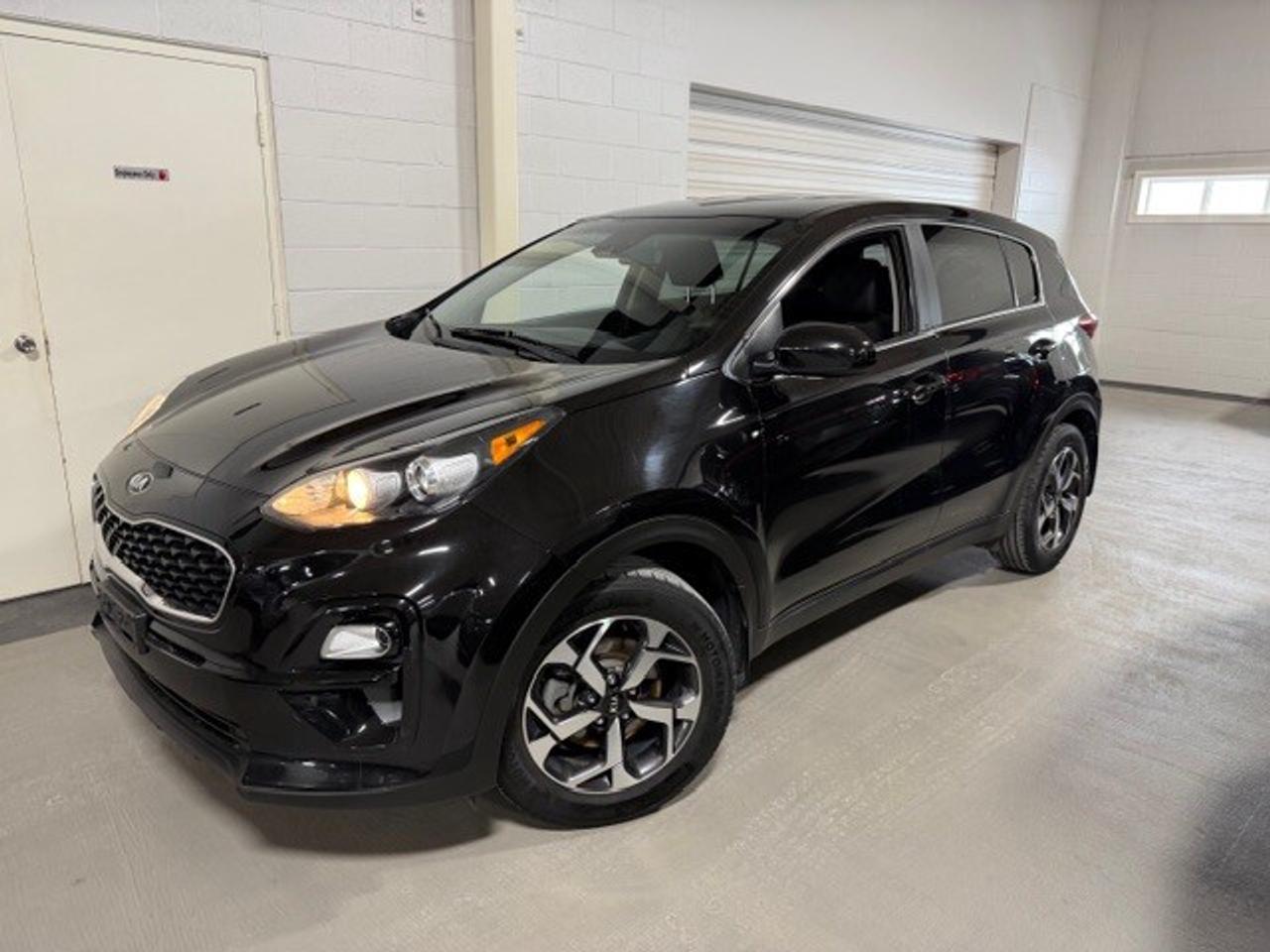 2020 Kia Sportage 2.4L 4 CYL LX FWD CLEAN CARFAX CERTIFIED 2 KEYS Photo