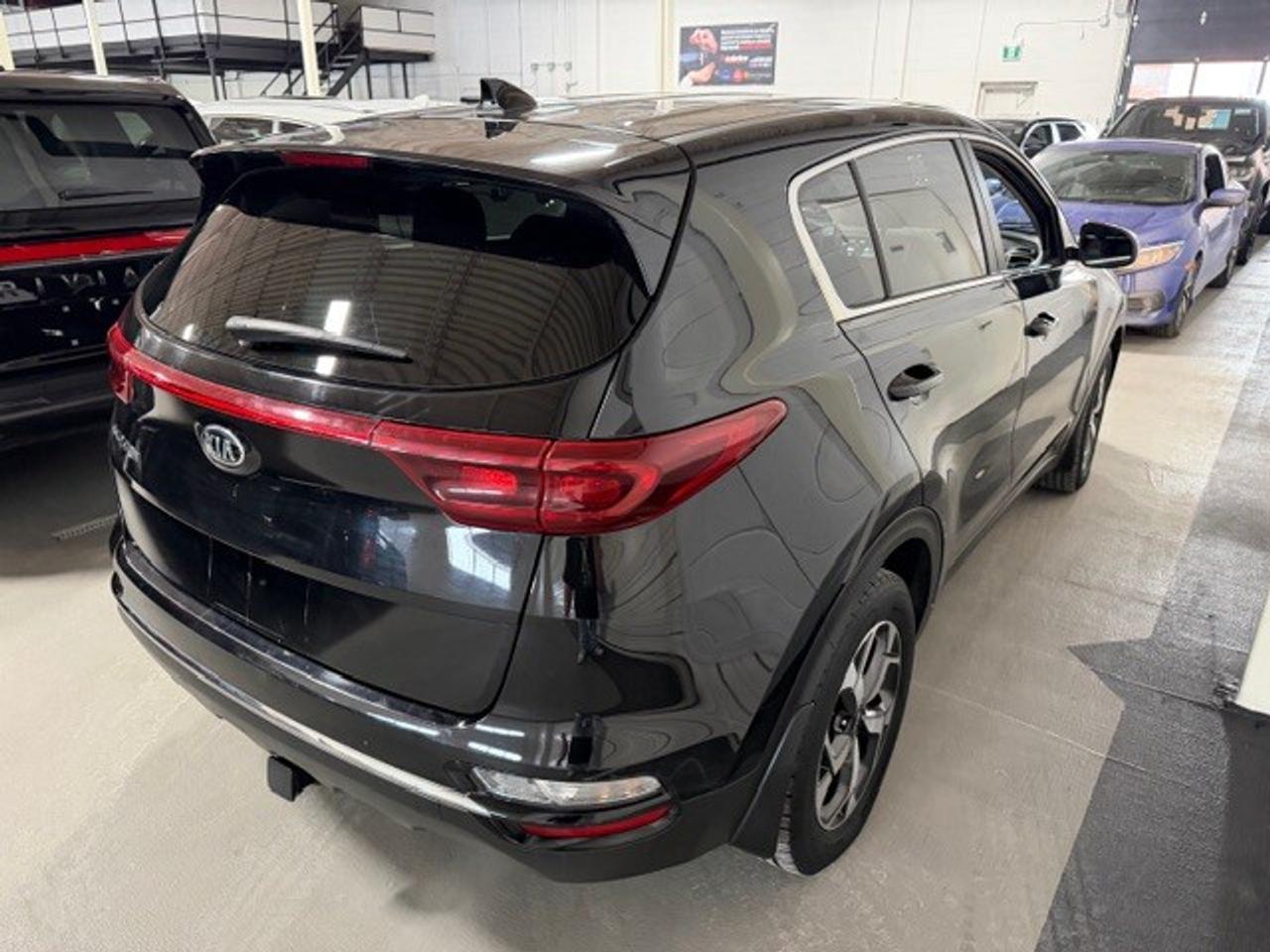 2020 Kia Sportage 2.4L 4 CYL LX FWD CLEAN CARFAX CERTIFIED 2 KEYS Photo