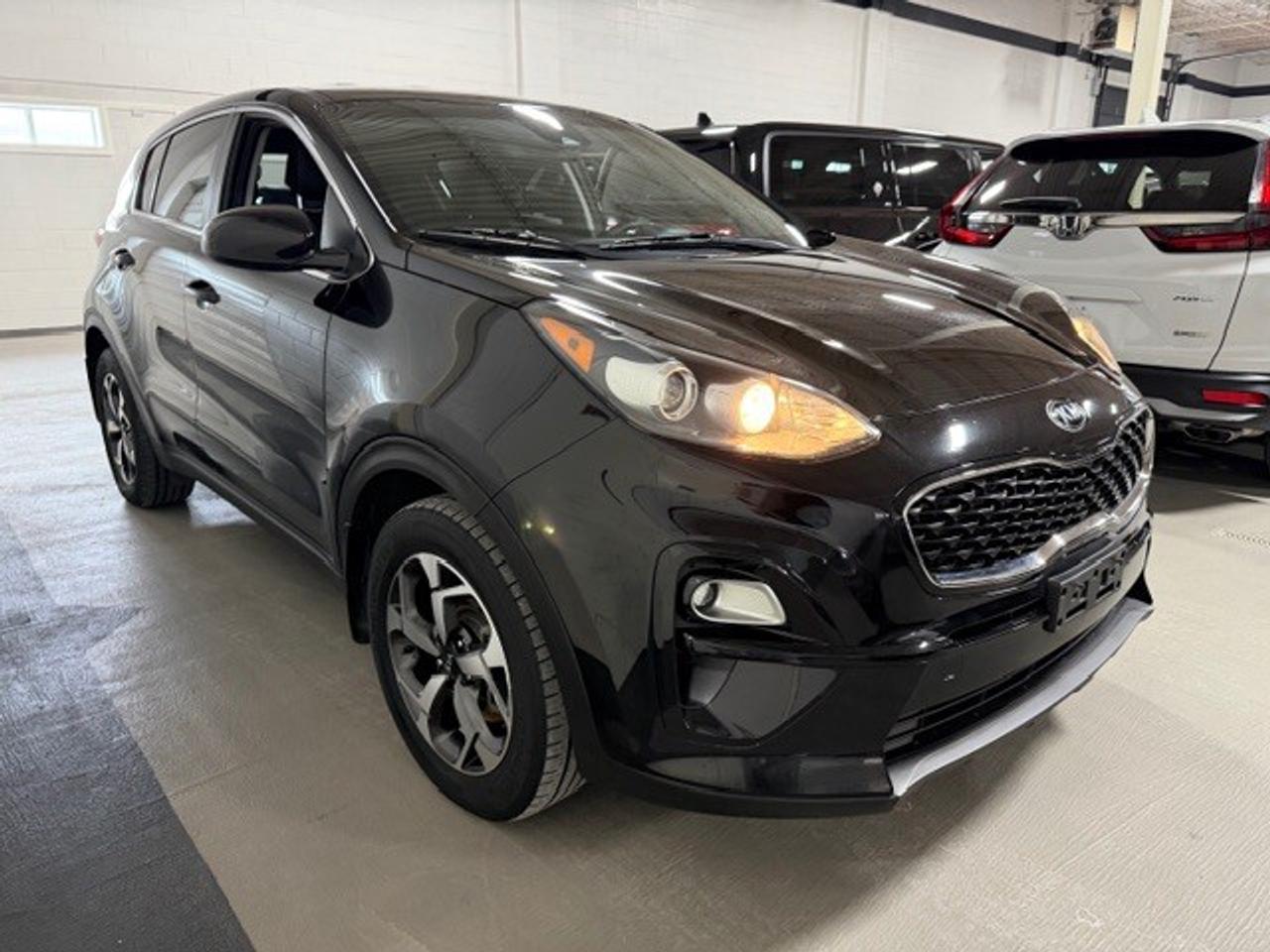 2020 Kia Sportage 2.4L 4 CYL LX FWD CLEAN CARFAX CERTIFIED 2 KEYS Photo