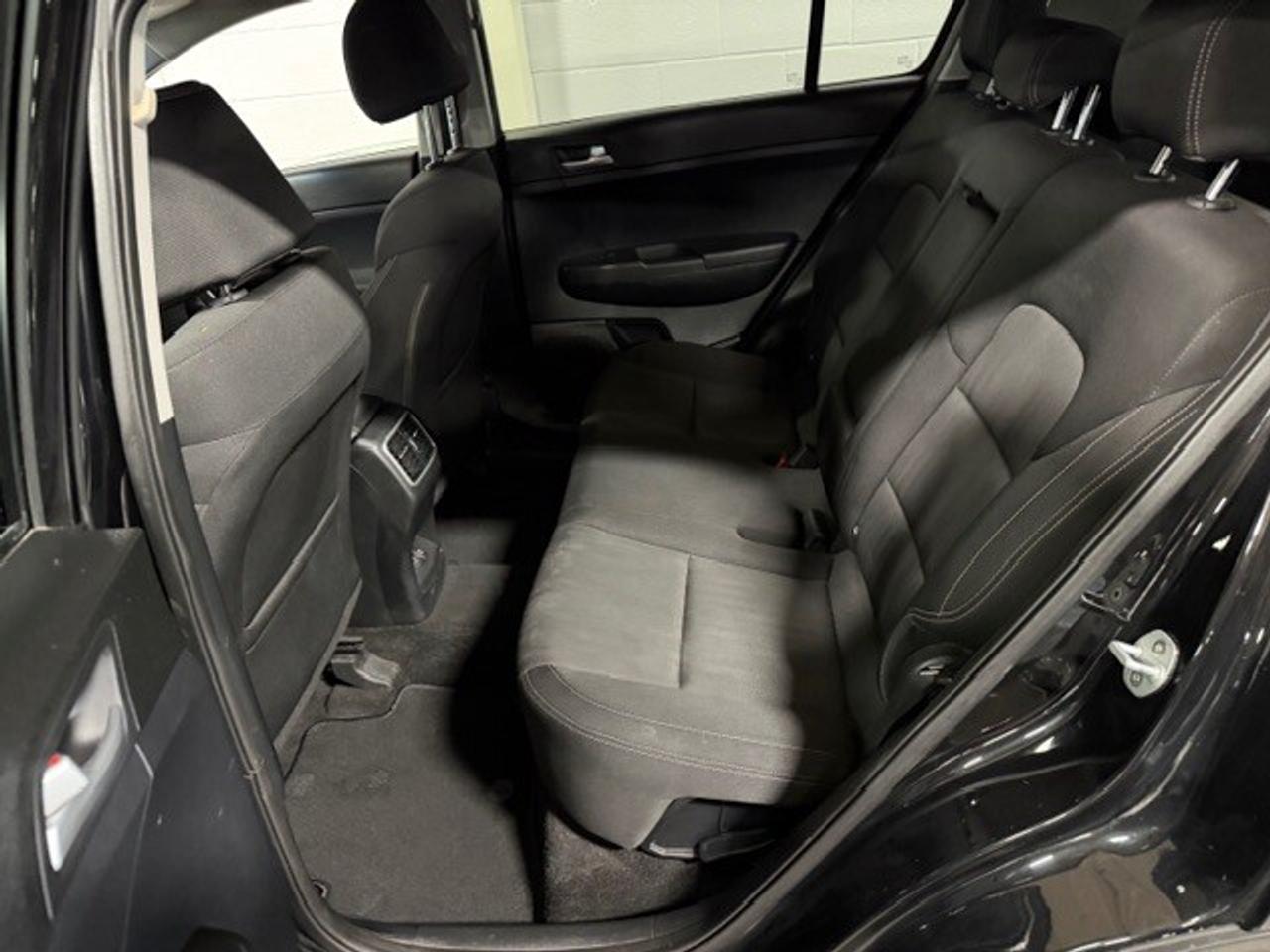 2020 Kia Sportage 2.4L 4 CYL LX FWD CLEAN CARFAX CERTIFIED 2 KEYS Photo