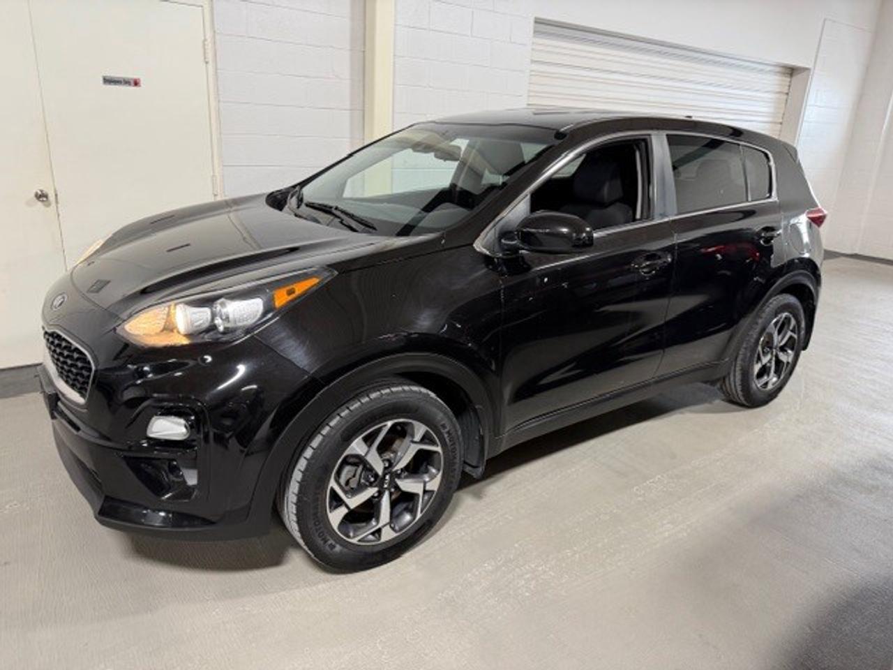 2020 Kia Sportage 2.4L 4 CYL LX FWD CLEAN CARFAX CERTIFIED 2 KEYS Photo
