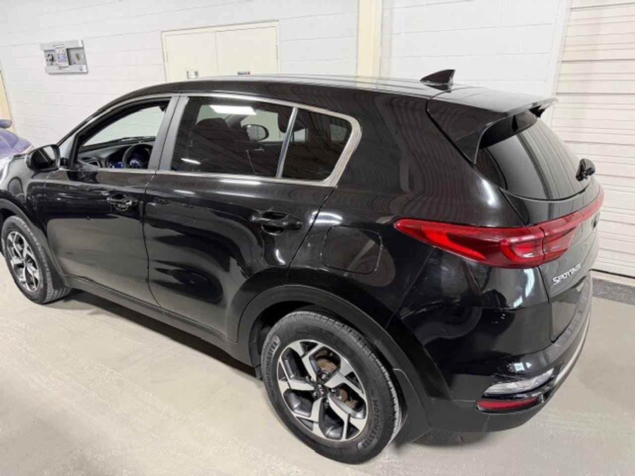 2020 Kia Sportage 2.4L 4 CYL LX FWD CLEAN CARFAX CERTIFIED 2 KEYS Photo