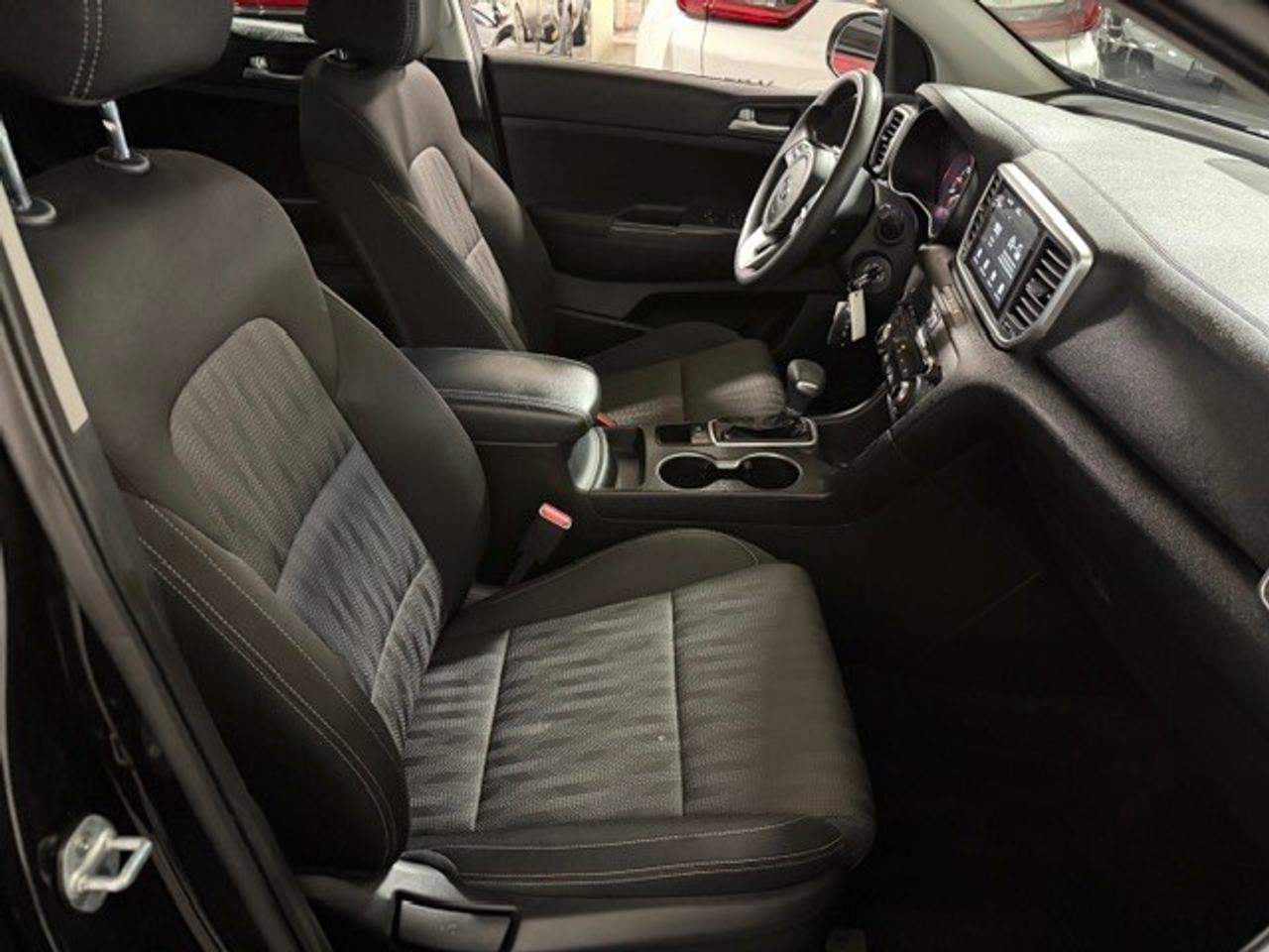 2020 Kia Sportage 2.4L 4 CYL LX FWD CLEAN CARFAX CERTIFIED 2 KEYS Photo