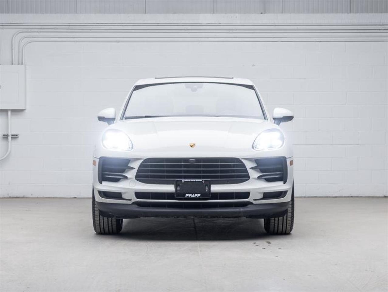 2021 Porsche Macan  Photo