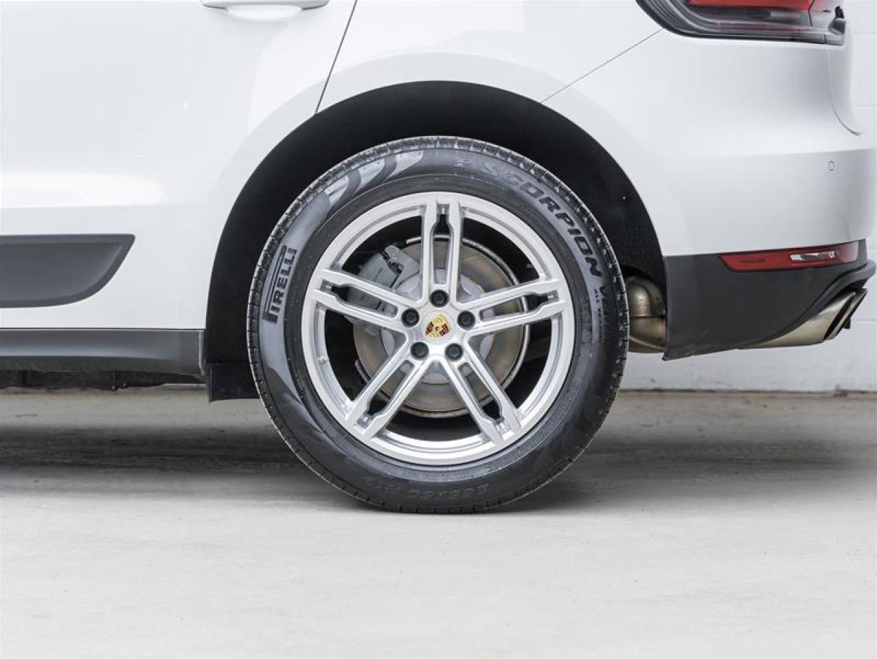 2021 Porsche Macan  Photo