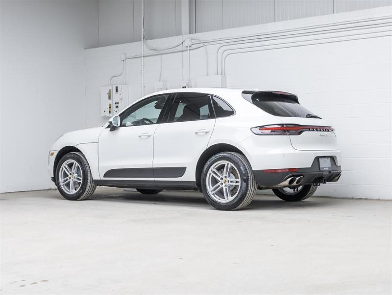 2021 Porsche Macan  Photo