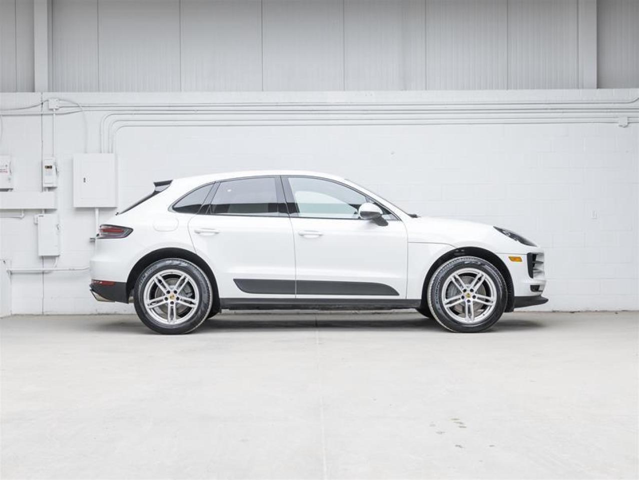 2021 Porsche Macan  Photo