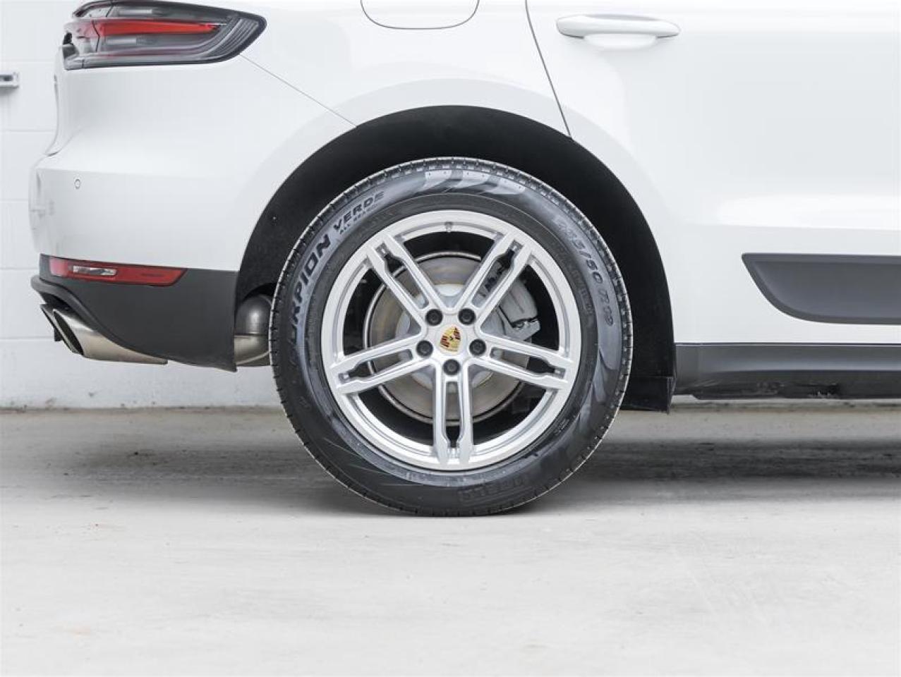 2021 Porsche Macan  Photo