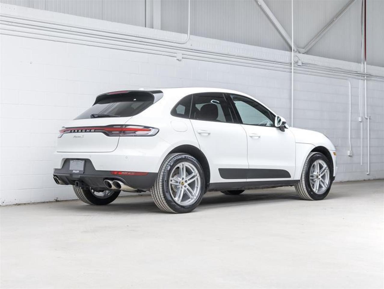 2021 Porsche Macan  Photo