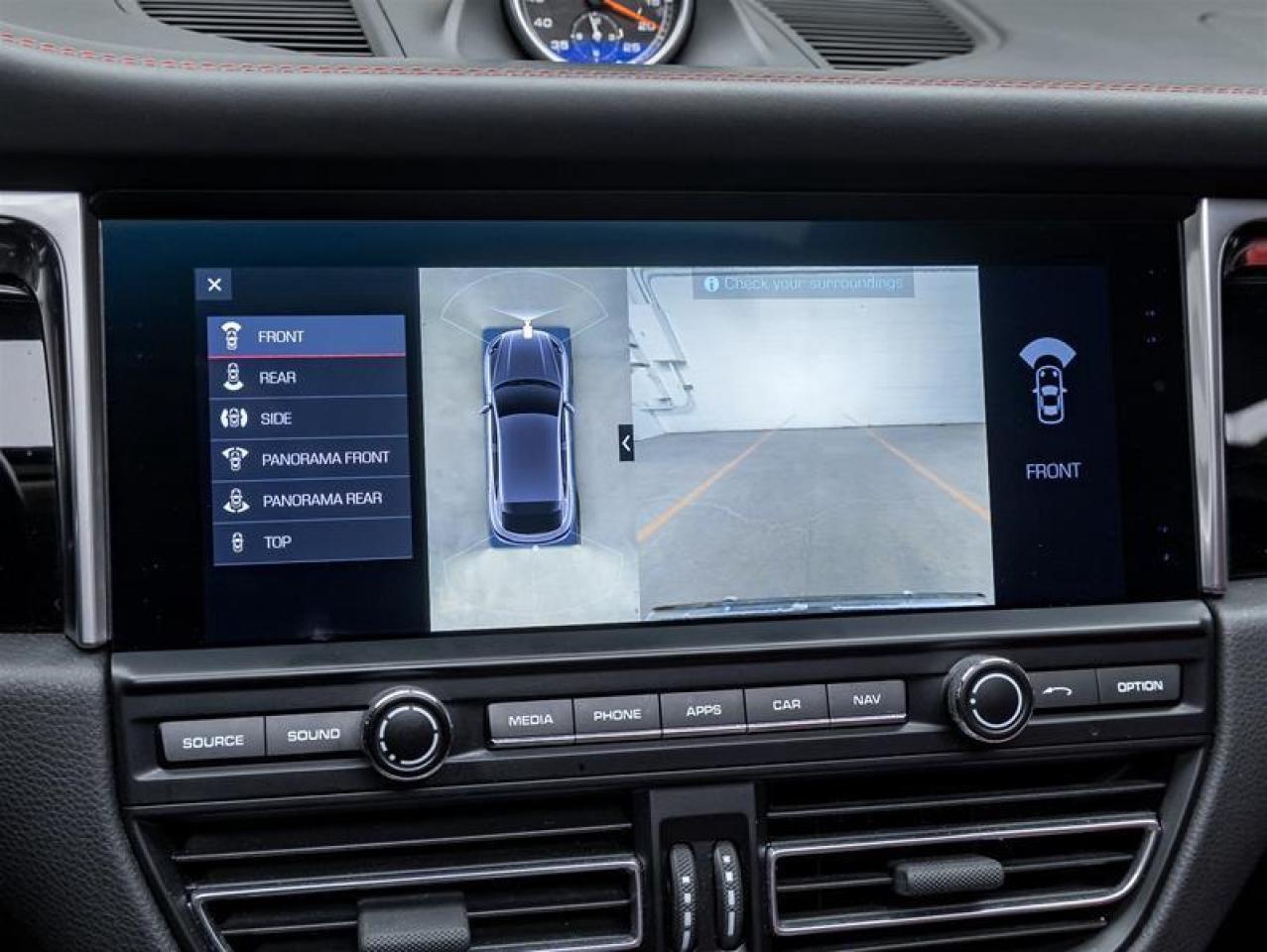 2021 Porsche Macan  Photo