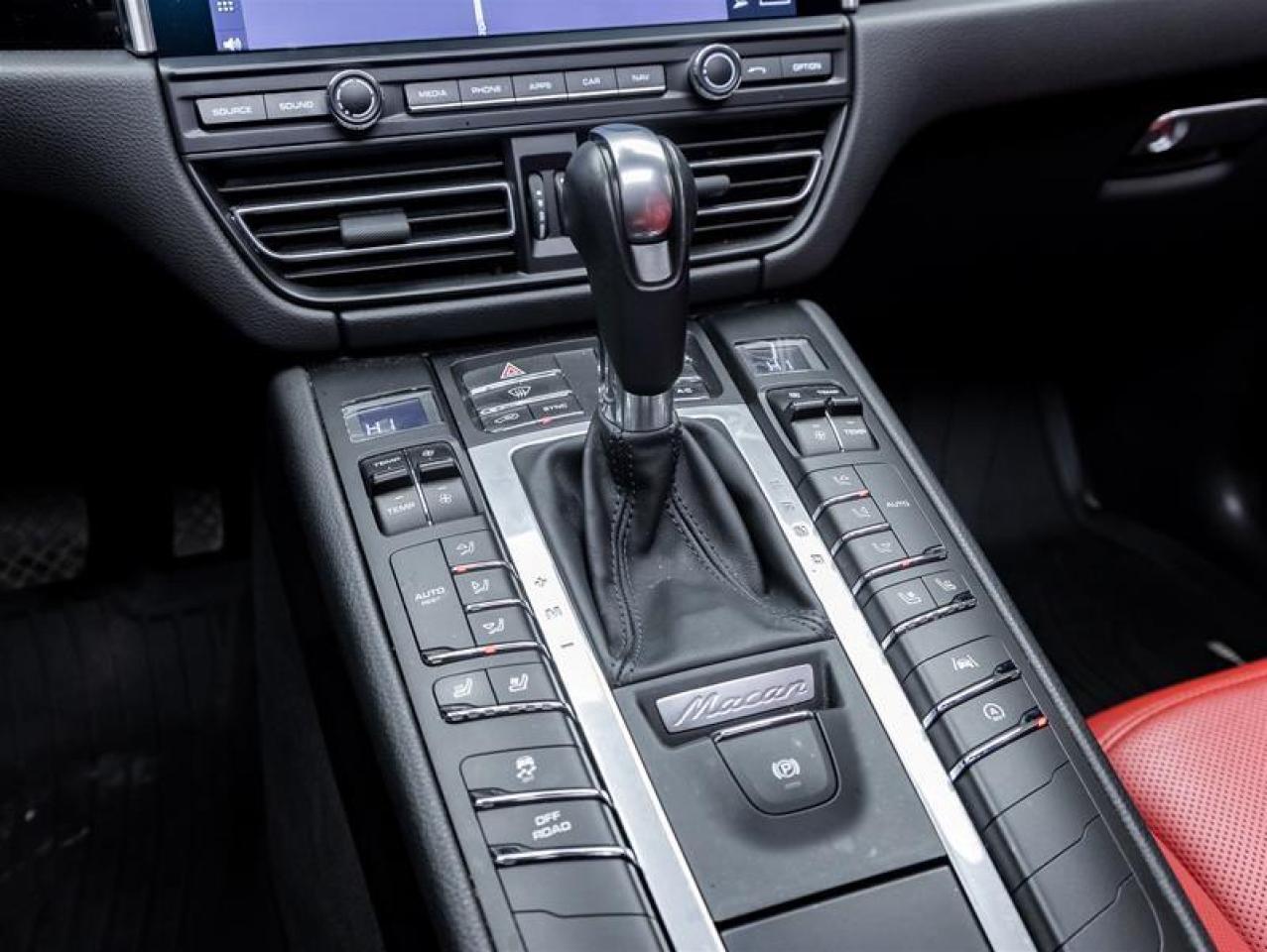 2021 Porsche Macan  Photo