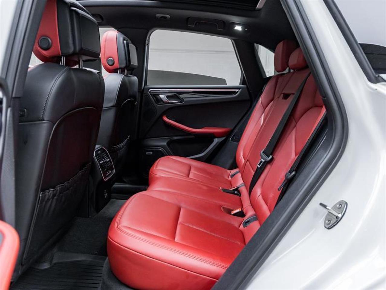 2021 Porsche Macan  Photo