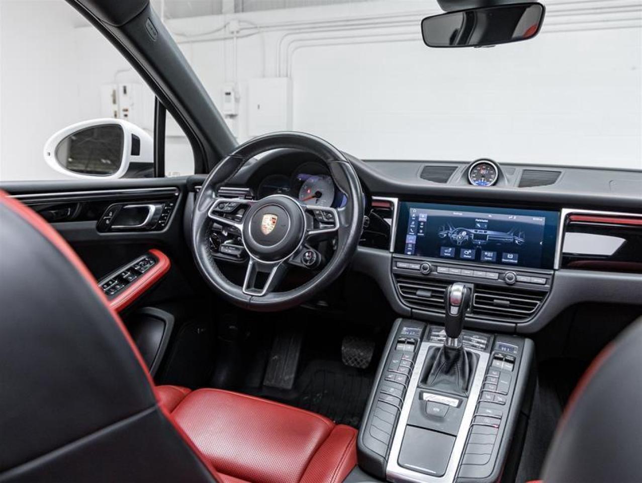 2021 Porsche Macan  Photo