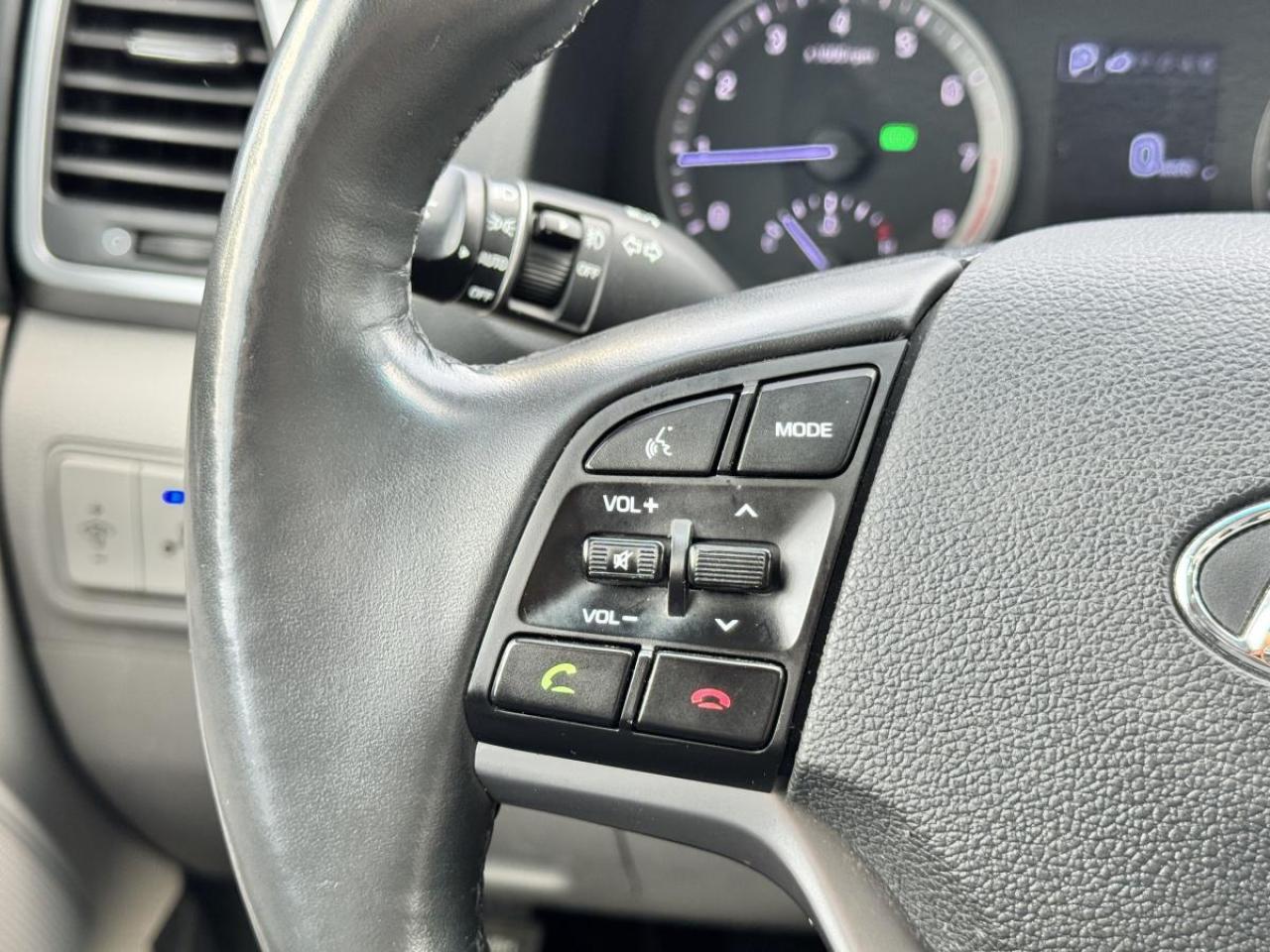 2017 Hyundai Tucson AWD LUXURY/ CERTIFIED/ CARFAX CLEAN/ MUST SEE Photo