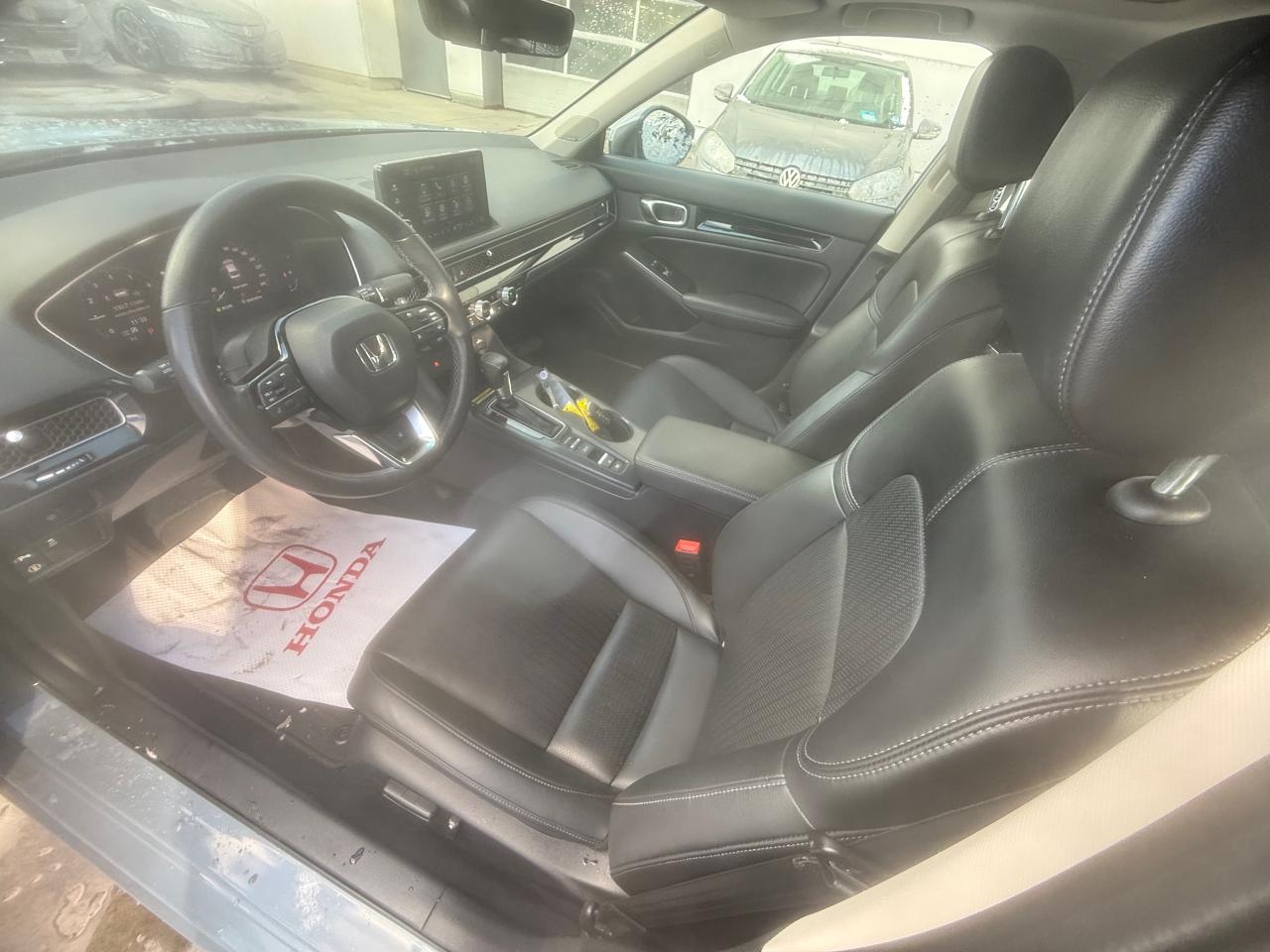 2022 Honda Civic Touring 4dr Sedan Photo