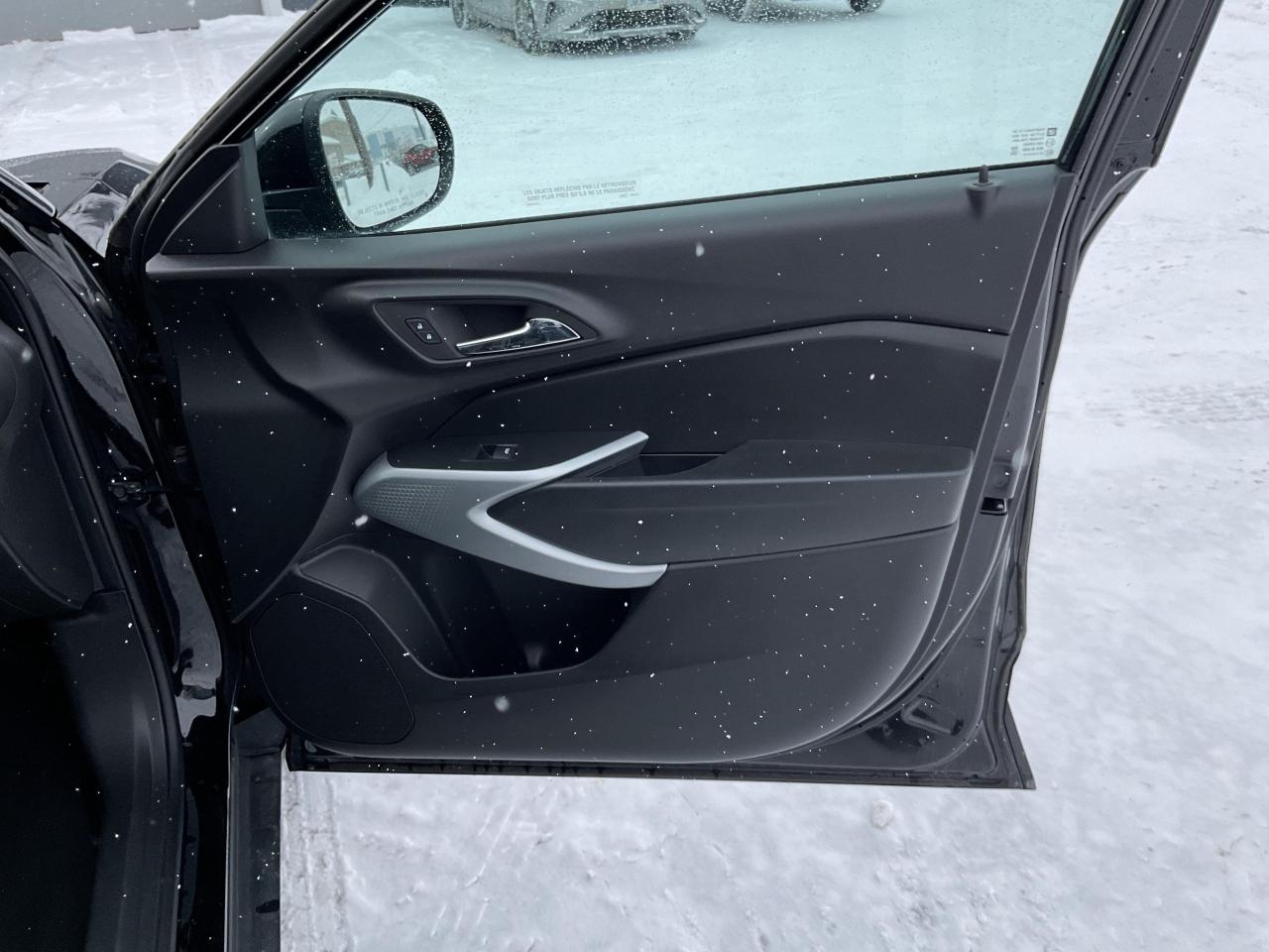 2024 Chevrolet Trax 1RS 4dr Front-Wheel Drive Photo