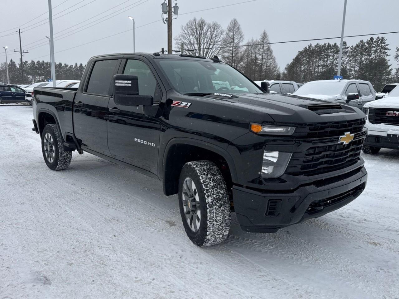 2026 Chevrolet SILVERADO 2500HD 4WD Crew Cab Standard Box Custom Photo