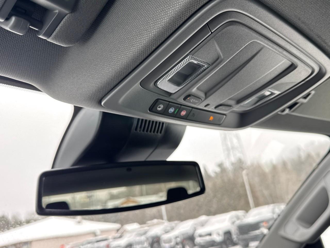 2026 Chevrolet SILVERADO 2500HD 4WD Crew Cab Standard Box Custom Photo