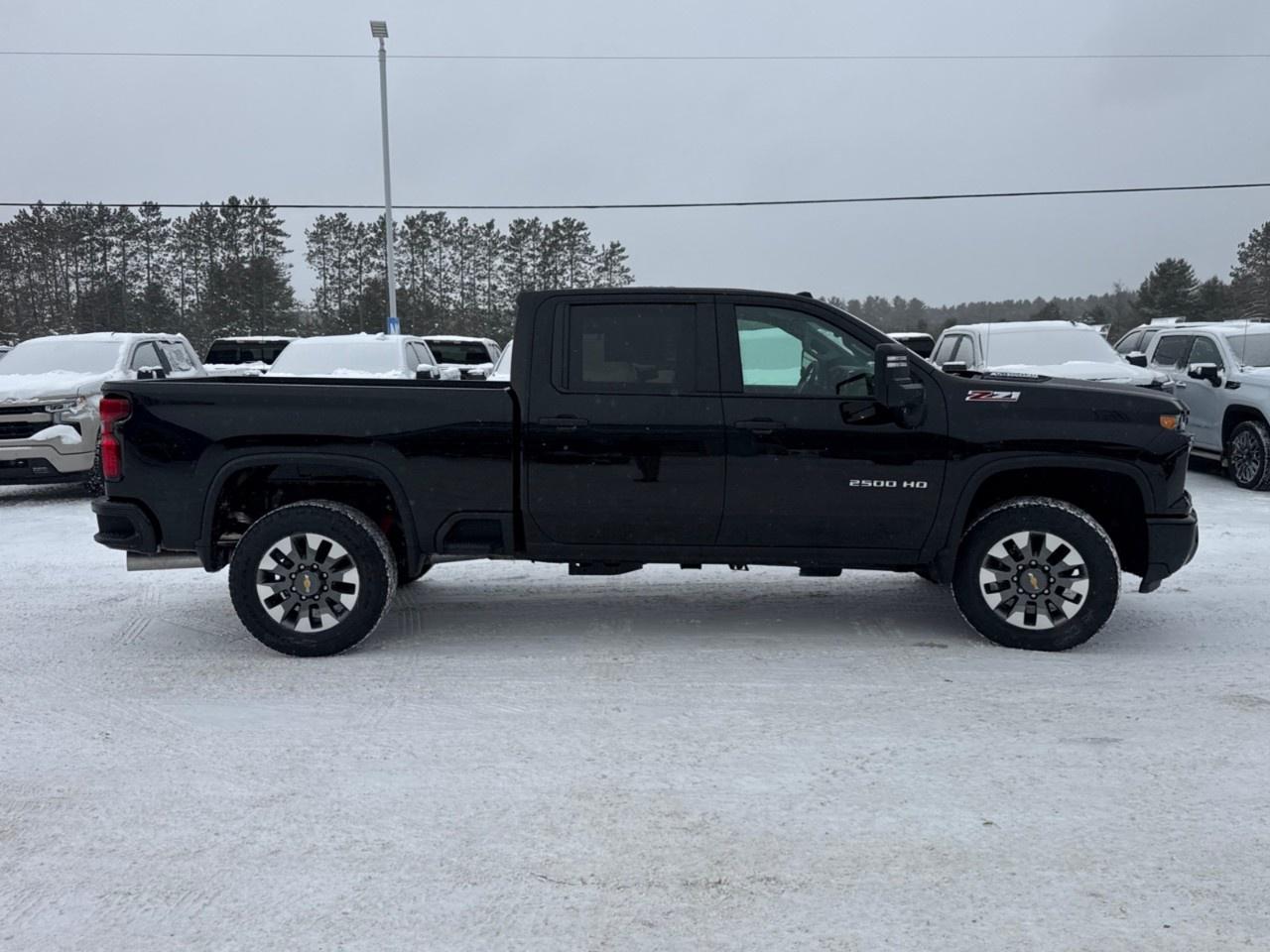 2026 Chevrolet SILVERADO 2500HD 4WD Crew Cab Standard Box Custom Photo