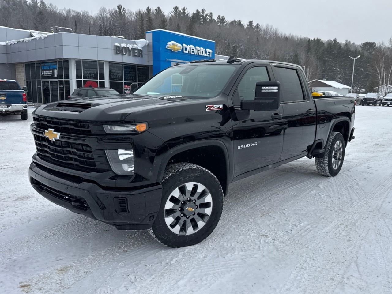 2026 Chevrolet SILVERADO 2500HD 4WD Crew Cab Standard Box Custom Photo0