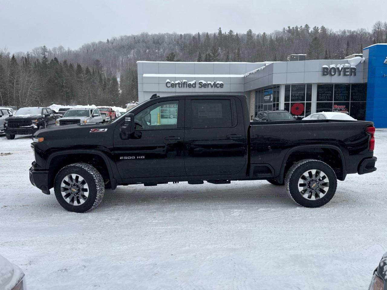 2026 Chevrolet SILVERADO 2500HD 4WD Crew Cab Standard Box Custom Photo