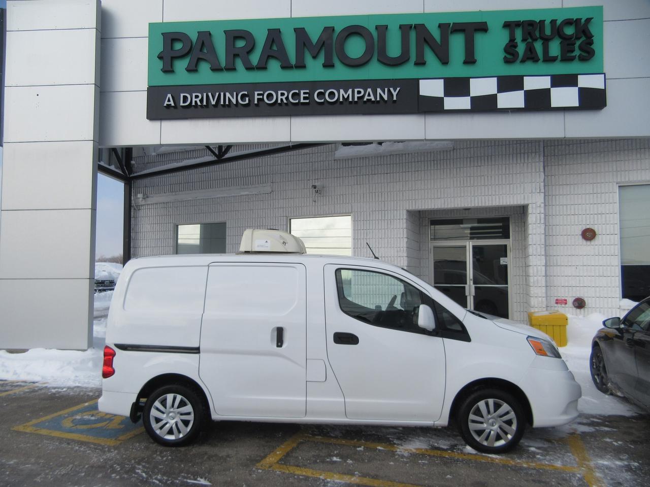 2015 Nissan NV200 SV WITH REEFER SYSTEM Photo0