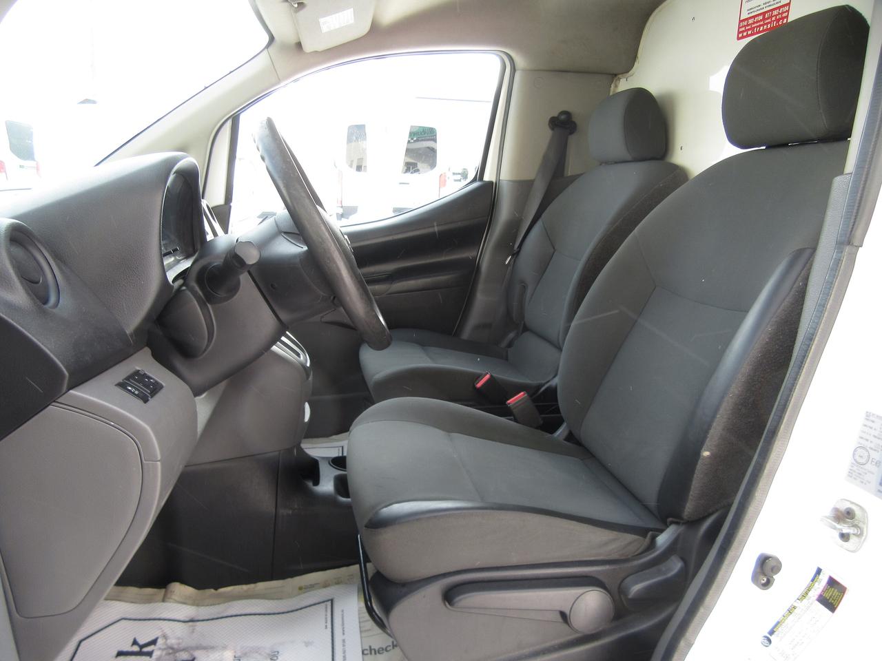 2015 Nissan NV200 SV WITH REEFER SYSTEM Photo