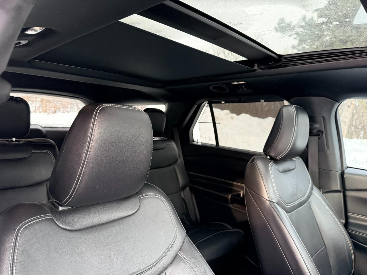 2022 Ford Explorer ST 4dr 4x4 Photo