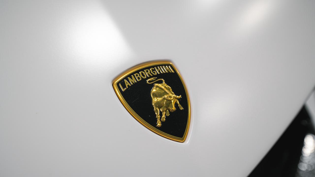 2025 Lamborghini Revuelto 1,001 horsepower Photo
