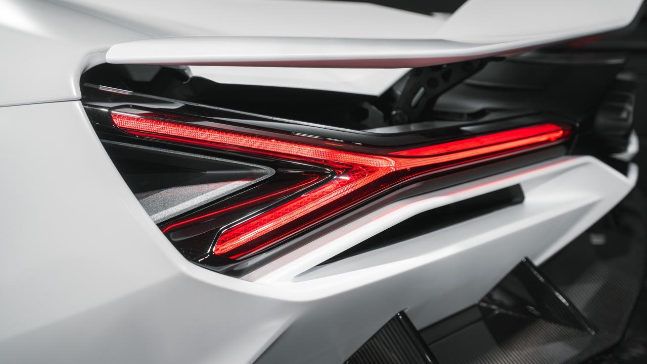 2025 Lamborghini Revuelto 1,001 horsepower Photo