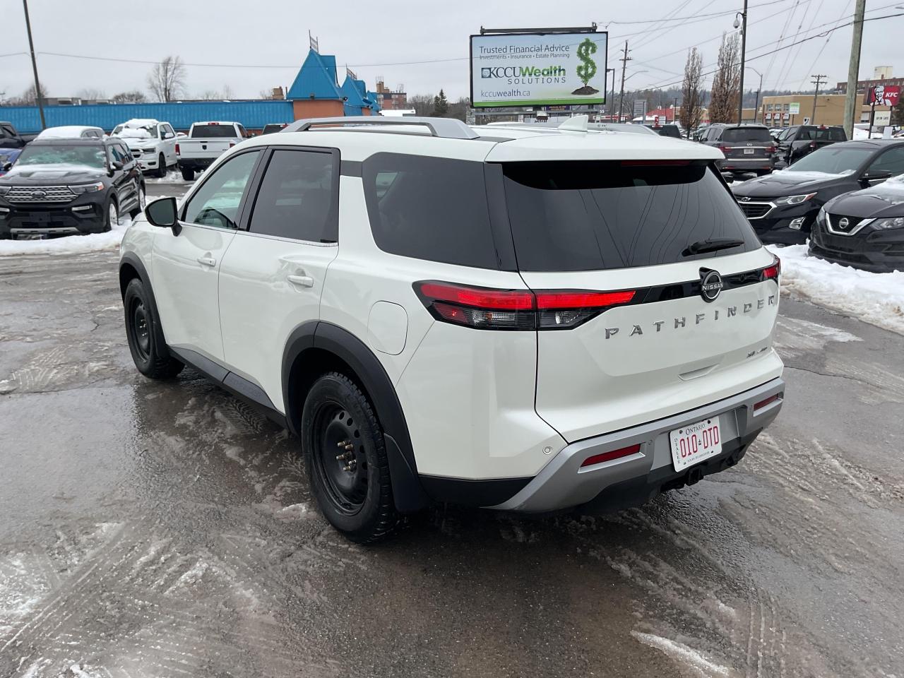 2023 Nissan Pathfinder SL 4dr 4x4 Photo