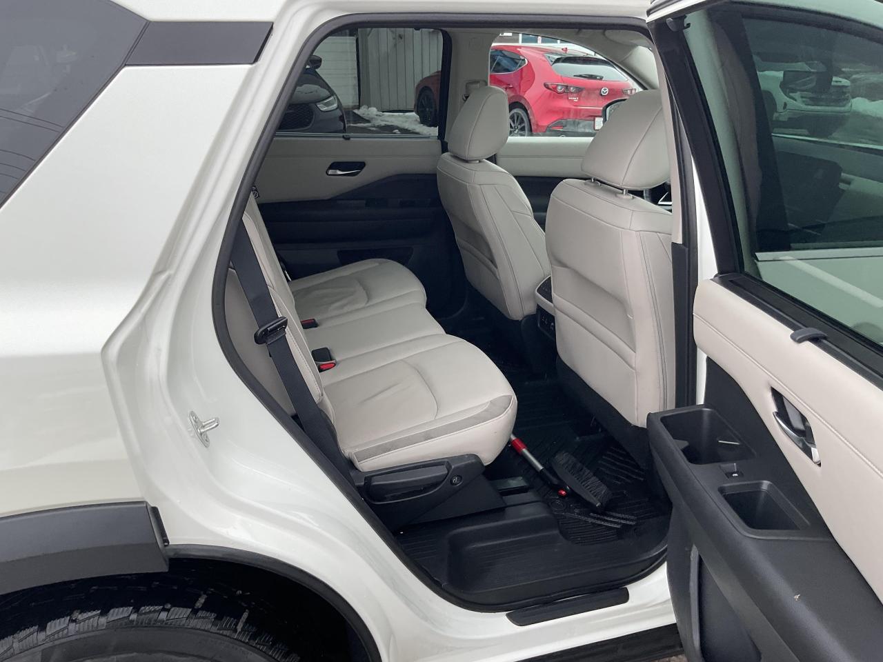 2023 Nissan Pathfinder SL 4dr 4x4 Photo