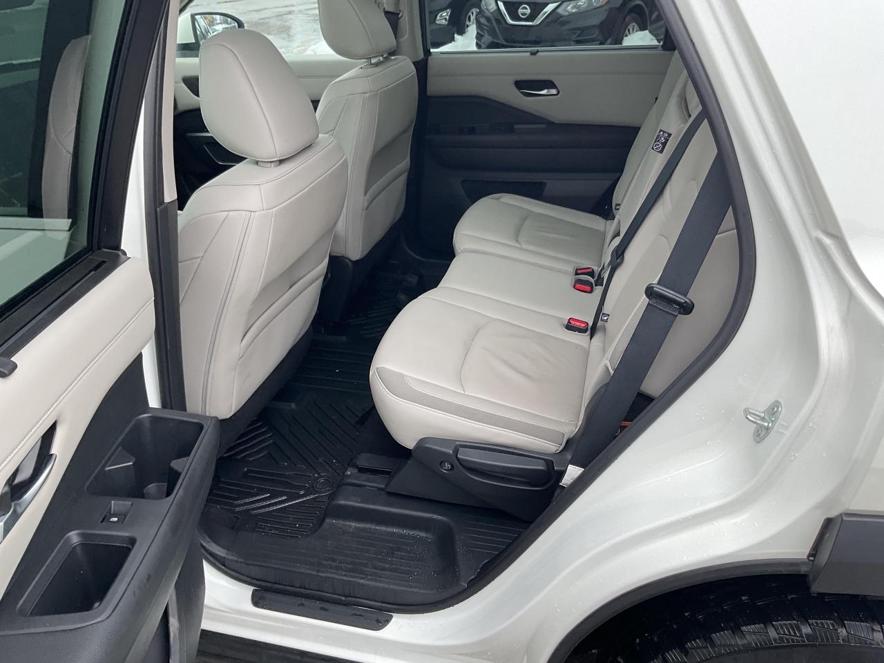 2023 Nissan Pathfinder SL 4dr 4x4 Photo