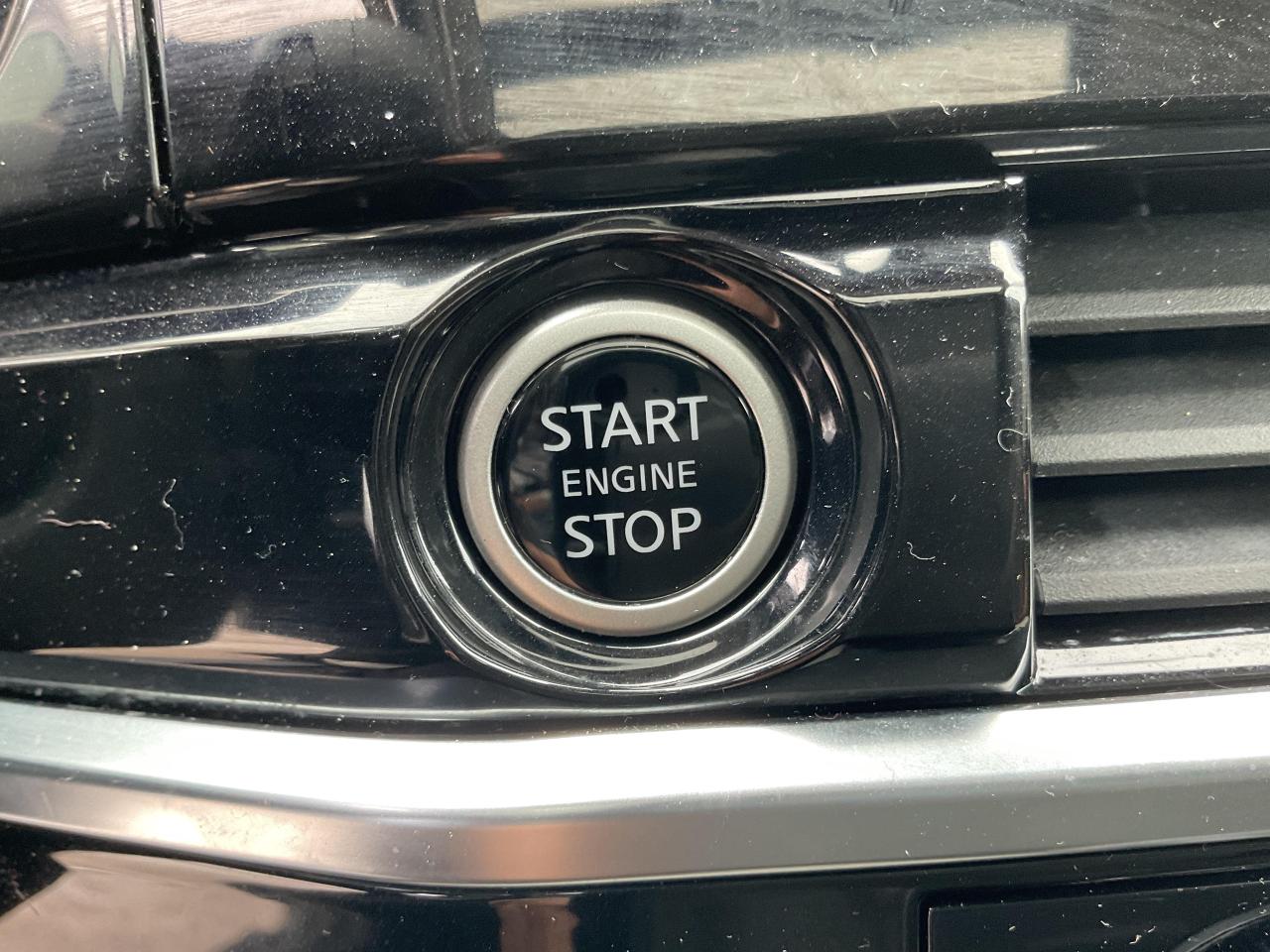 2023 Nissan Pathfinder SL 4dr 4x4 Photo