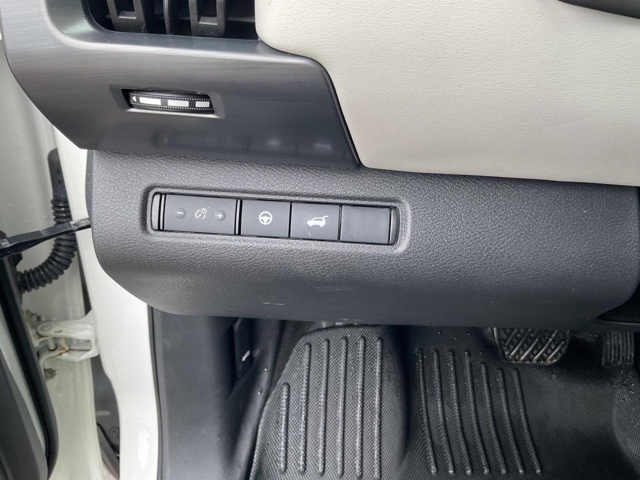 2023 Nissan Pathfinder SL 4dr 4x4 Photo