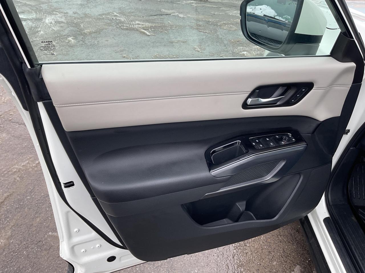 2023 Nissan Pathfinder SL 4dr 4x4 Photo