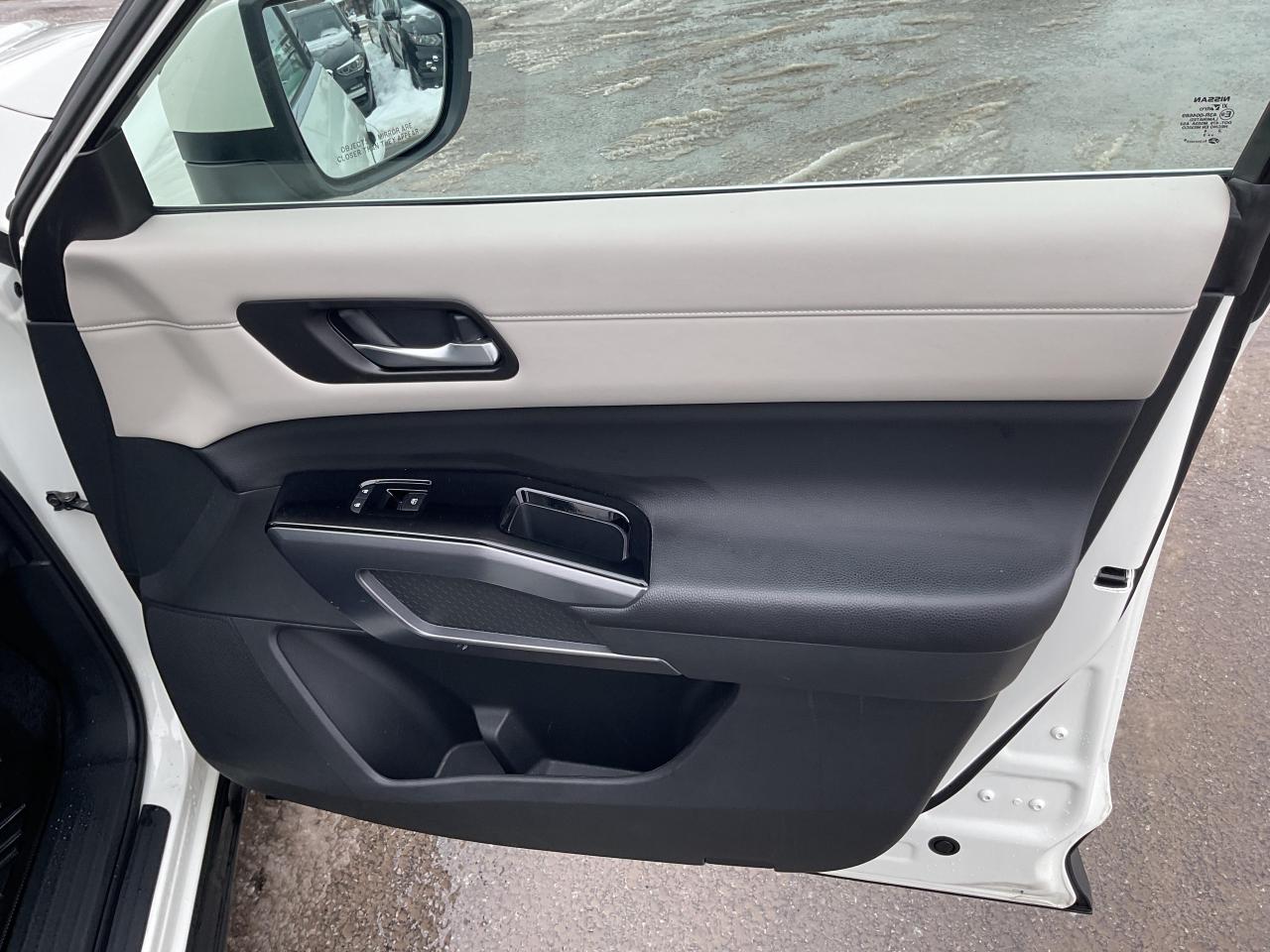 2023 Nissan Pathfinder SL 4dr 4x4 Photo