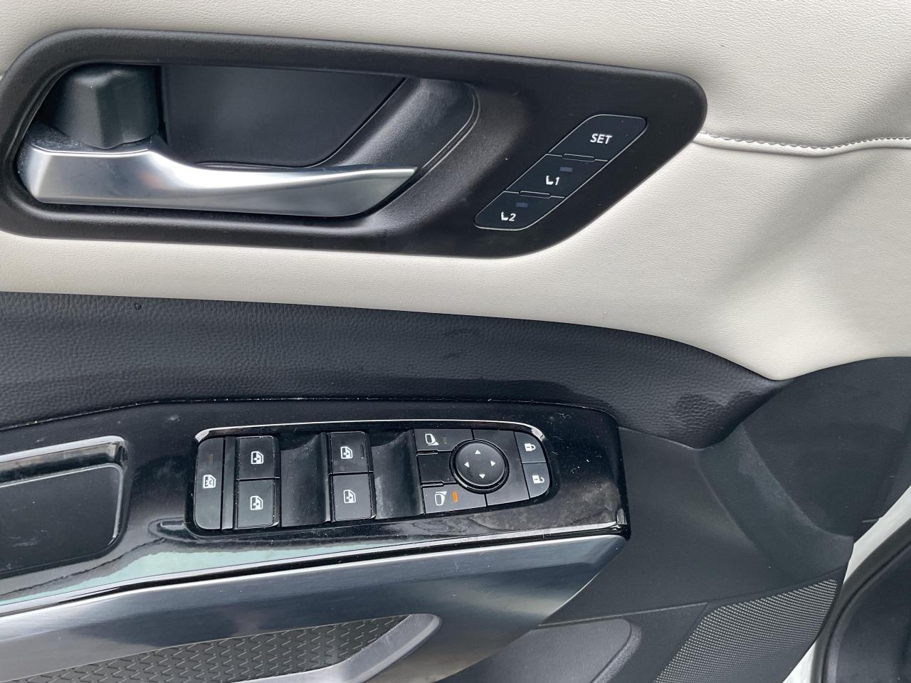 2023 Nissan Pathfinder SL 4dr 4x4 Photo