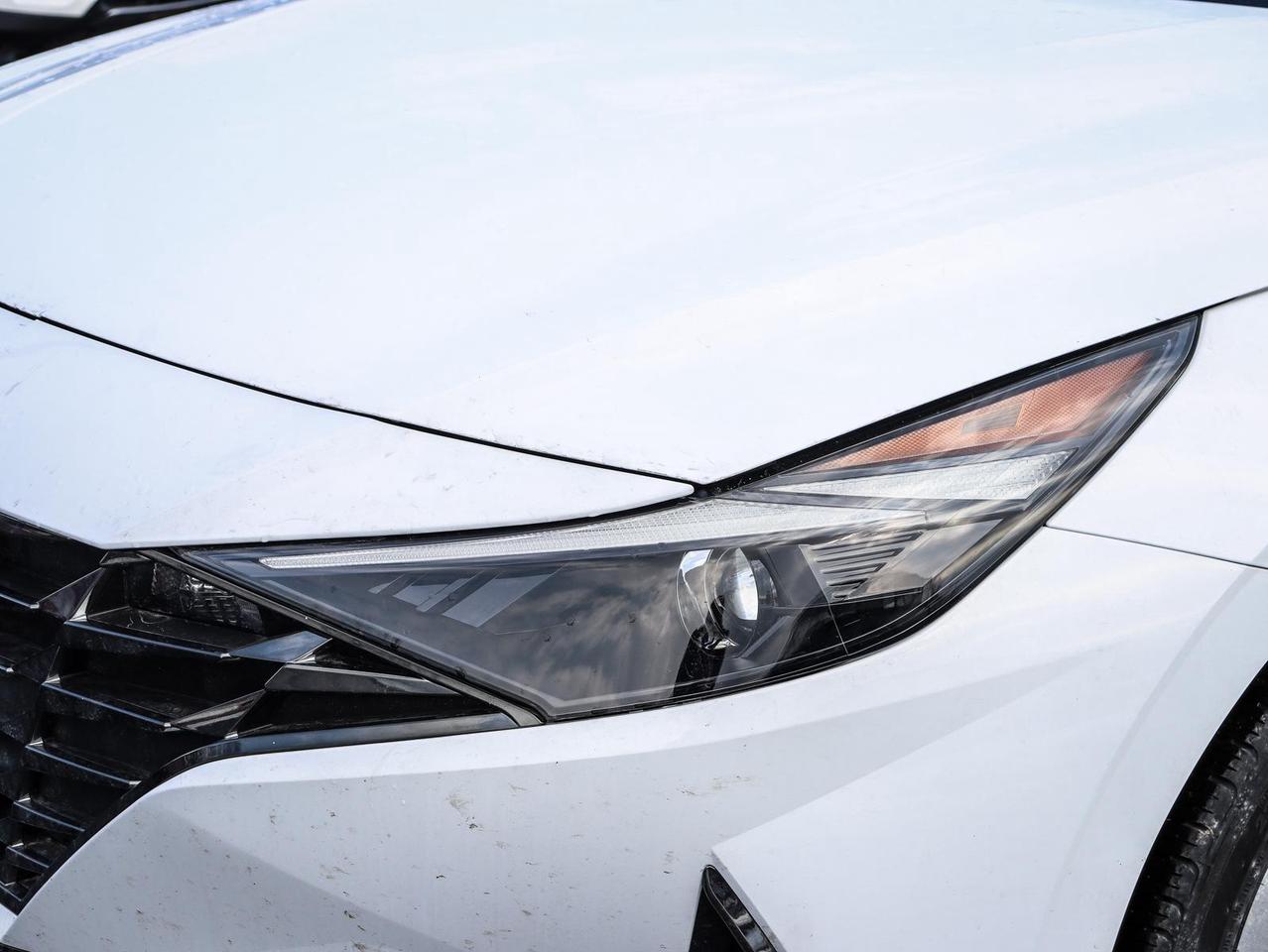 2023 Hyundai Elantra Luxury 4dr Sedan Photo4