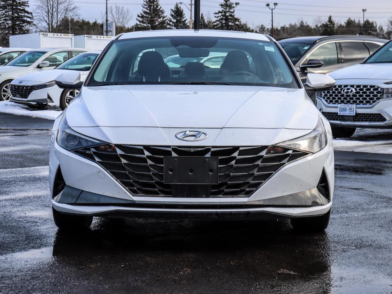 2023 Hyundai Elantra Luxury 4dr Sedan Photo1