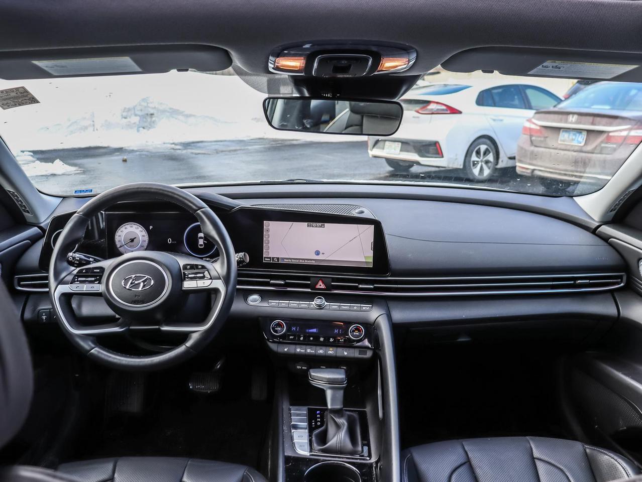2023 Hyundai Elantra Luxury 4dr Sedan Photo